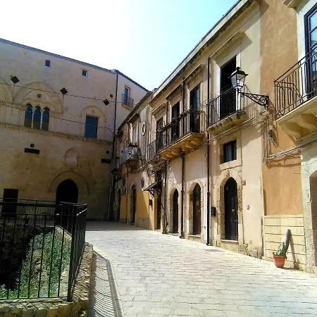 Dimora Montalto,indipendente Con Terrazzo Privato Syrakusa